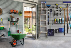 Garaža, delavnica in vrt